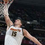 Nikola Jokic a été élu MVP pour la troisième fois en quatre ans. KEYSTONE/AP/DAVID ZALUBOWSKI